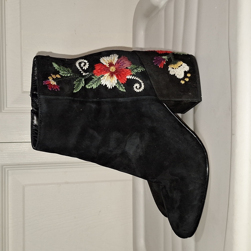 Sam Edelman suede leather ankle boots heels - 7 - embroidered black - Picture 3 of 10